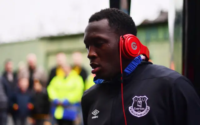 Romelu Lukaku of Everton arrives at Vicarage Road