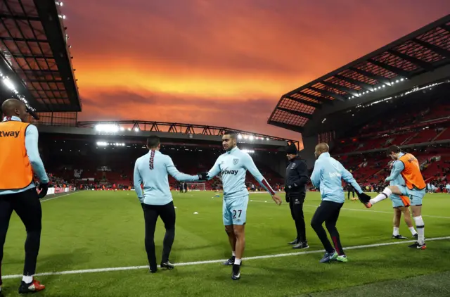 West Ham warm-up