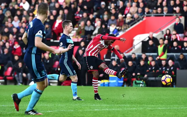 Sofiane Boufal of Southampton scores