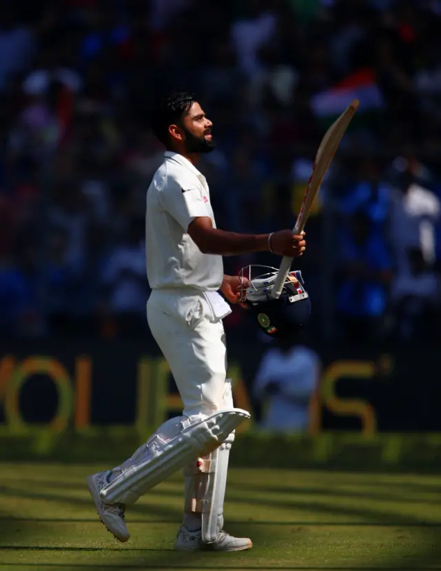 Virat Kohli acknowledges the crowd