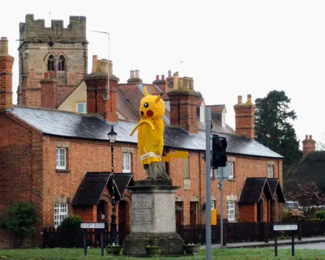 Dunchurch statue