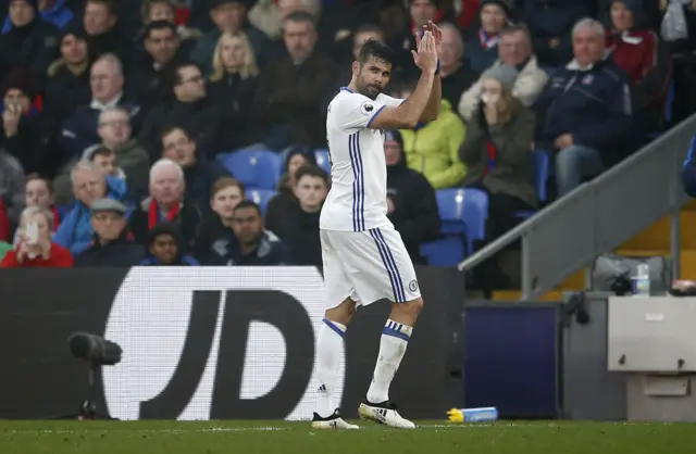 Costa applauds crowd