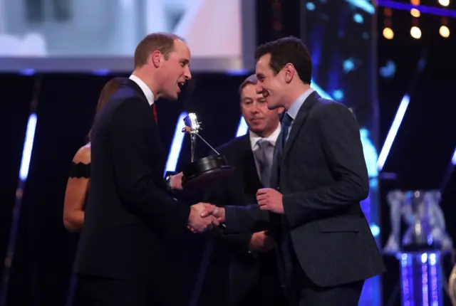 Alistair Brownlee receives award