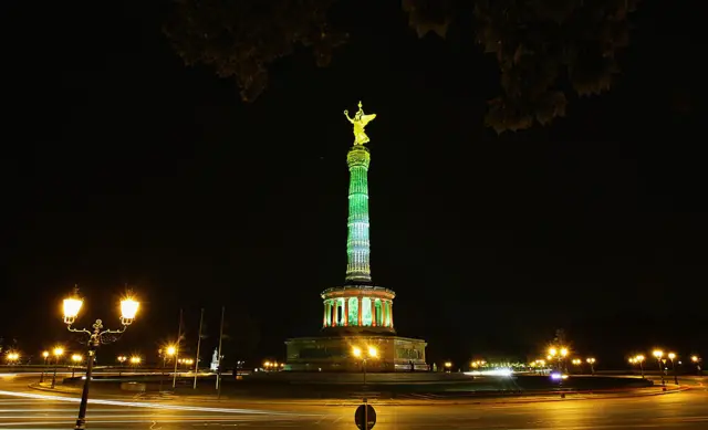 victory column