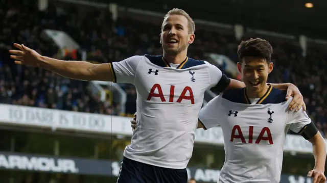 Harry Kane celebrates