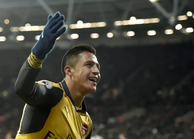 Alexis Sanchez celebrates