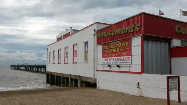 Felixstowe Pier before demolition began