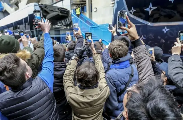 Chelsea players arrive