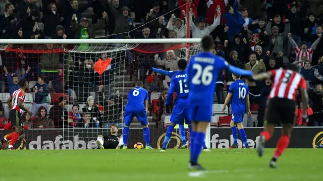 Sunderland celebrate v Leicester