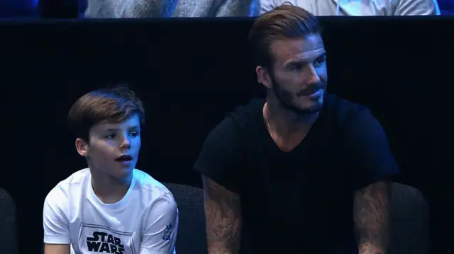 Cruz (left) & dad David Beckham