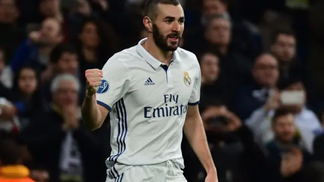 Karim Benzema celebrates