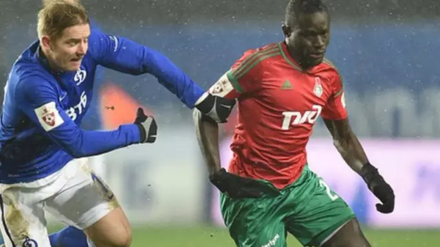 Oumar Niasse (r) in action for Lokomotiv Moscow in November