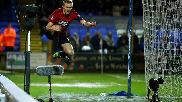 Darren Fletcher celebrates