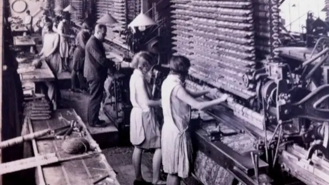 Tomkinsons carpet factory, pictured here in 1920