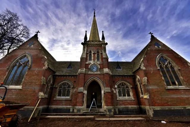 Lye and Wollescote Cemetery Chapels
