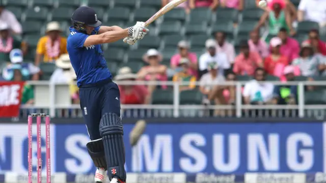 Chris Woakes of England