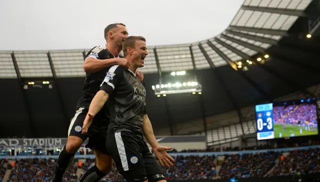 Robert Huth celebrates against Man City