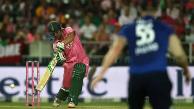 AB De Villiers bats