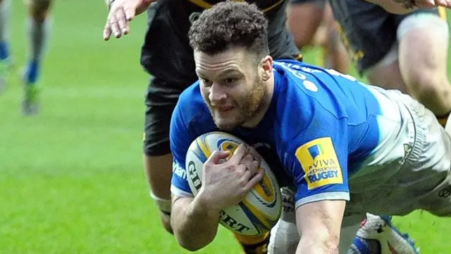 Duncan Taylor scores a try for Saracens v Wasps