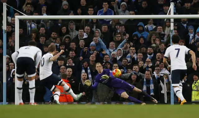 Harry Kane scores a penalty