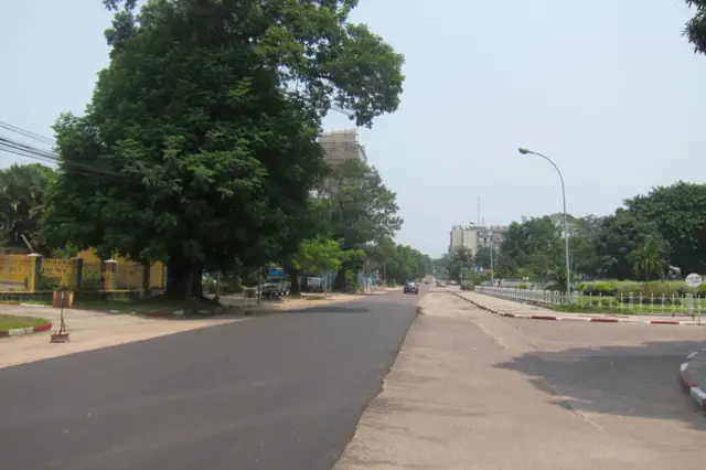 Quiet street in Kinshasa