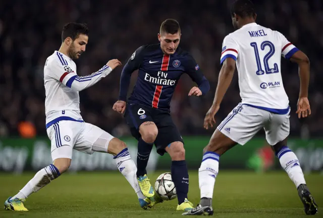 Chelsea players tackle Marco Verratti