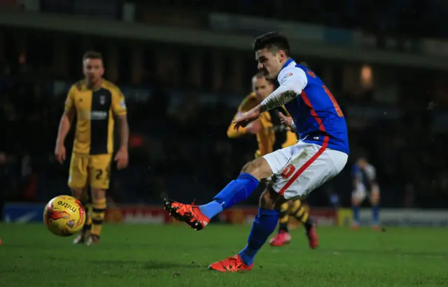 Ben Marshall scores a penalty