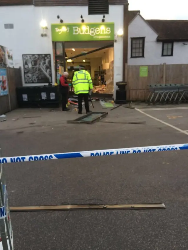 Budgens ram raid