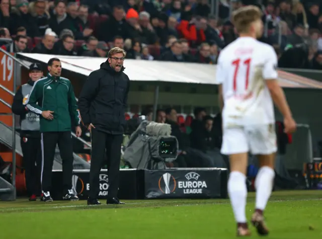 Jurgen Klopp shouts instructions