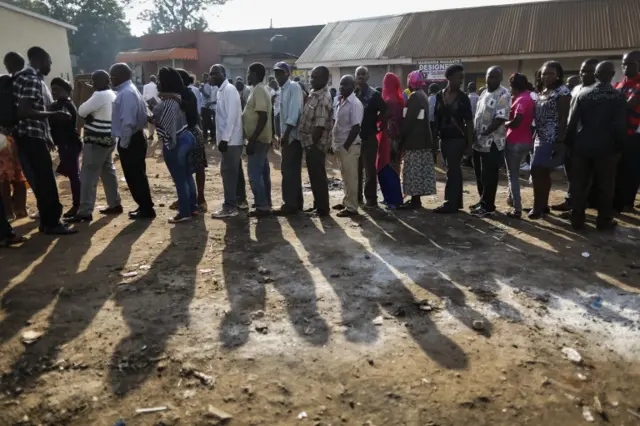 Queue of voters