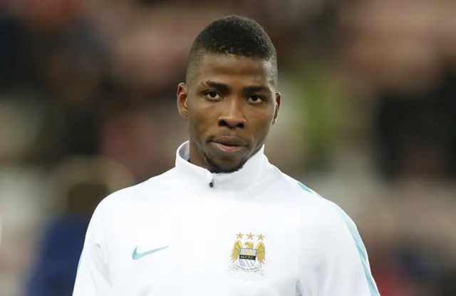 Kelechi Iheanacho warms-up
