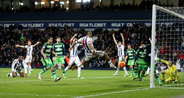 Salomon Rondon scores