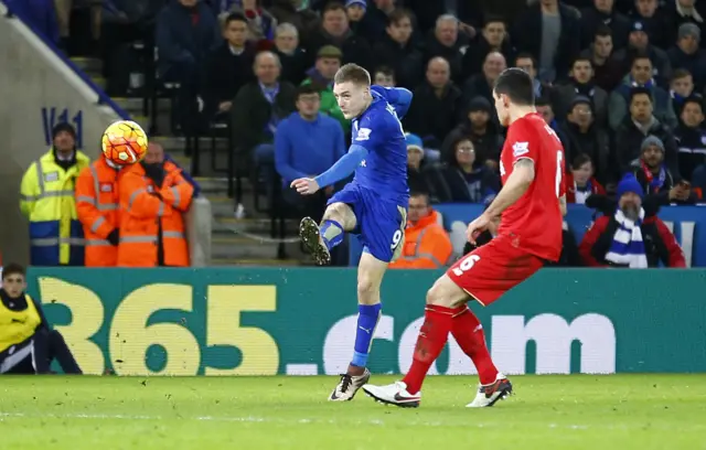 Jamie Vardy scores