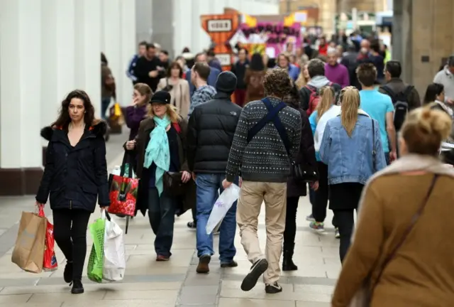 High Street shoppers