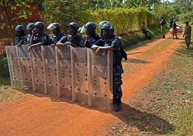 Uganda police outside Mr Besigye's house