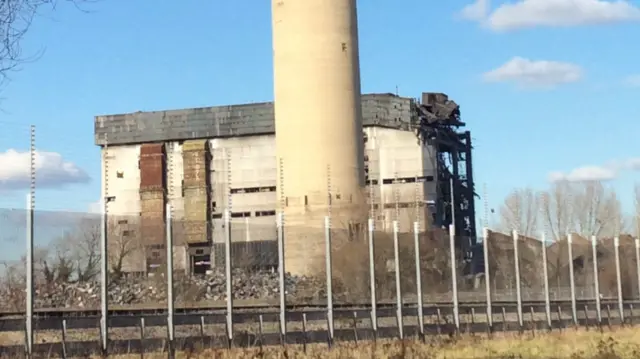 What remains following the Didcot Power Station collapse