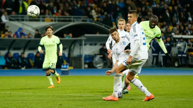 Yaya Toure scores for Manchester City