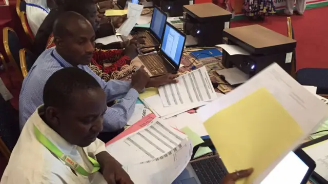 Electoral officials in Niger