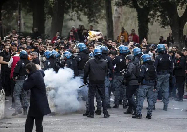 Fans clash with police in Rome