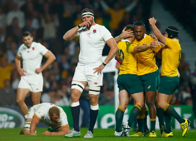 England players react after Australia score a try at the 2015 World Cup