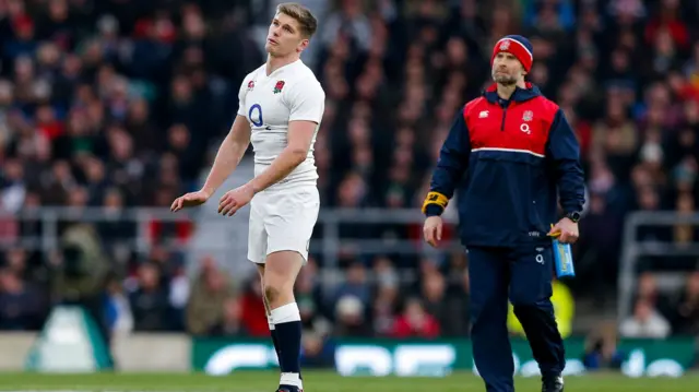 Owen Farrell looks frustrated