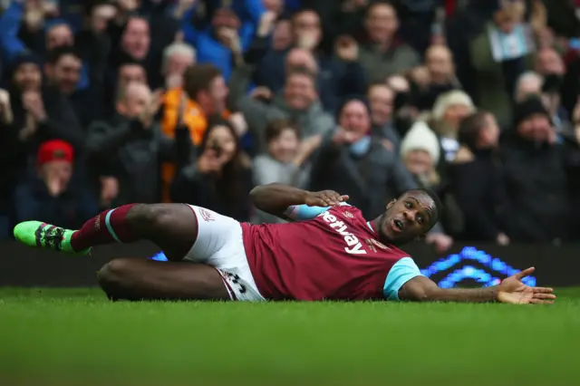 Michail Antonio celebrates