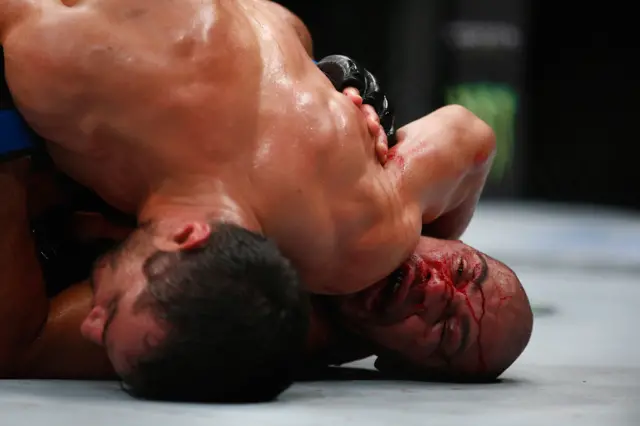 mousasi v leites