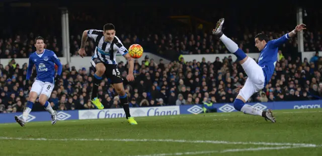 Aleksandar Mitrovic shoots wide