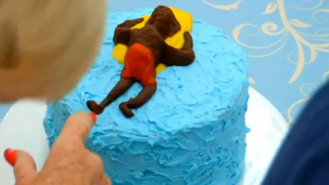 Kammy's body-boarding cake