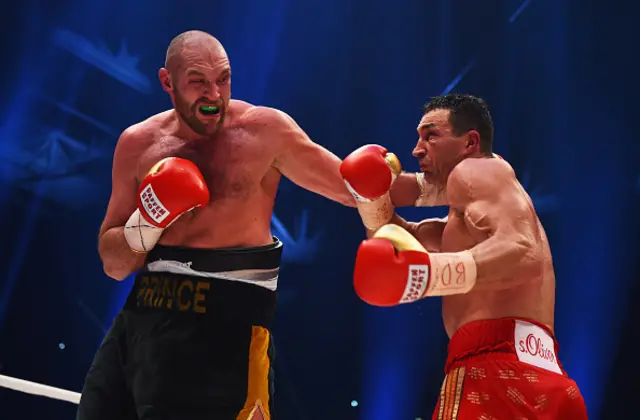 Tyson Fury fights Wladimir Klitschko