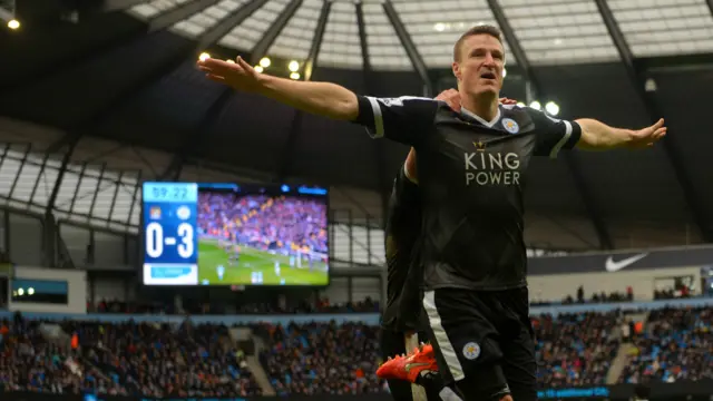 Robert Huth celebrates