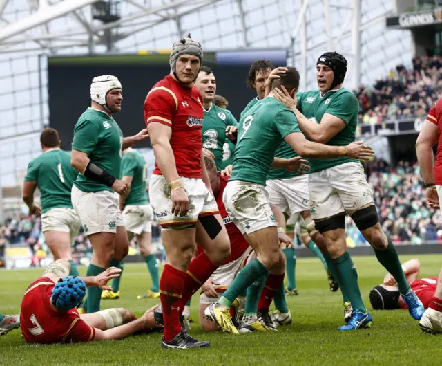 Ireland's players celebrate a try