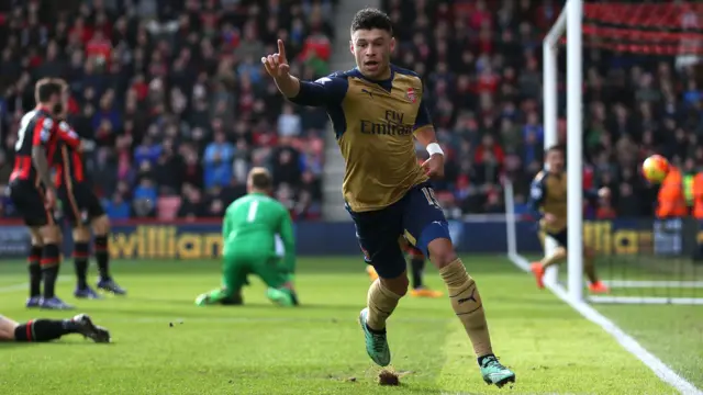 Alex Oxlade Chamberlain celebrates