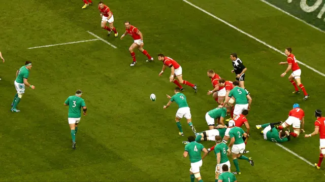 Ireland attack the Welsh line